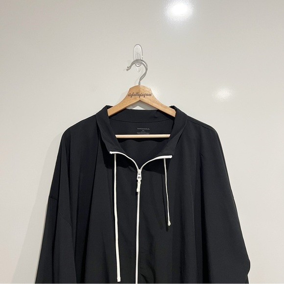 Summersalt The On-the-Go Zip-Up Jacket black - Picture 4 of 9
